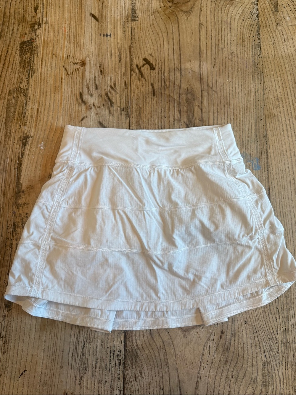lululemon athletica White Pace Rival Skirt size 0 Tall.